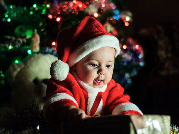 Vianočné darčeky pre najmenších – čo kúpiť, aby ste nenaštvali rodičov alebo si ďalší rok zbytočne nezapratali byt
